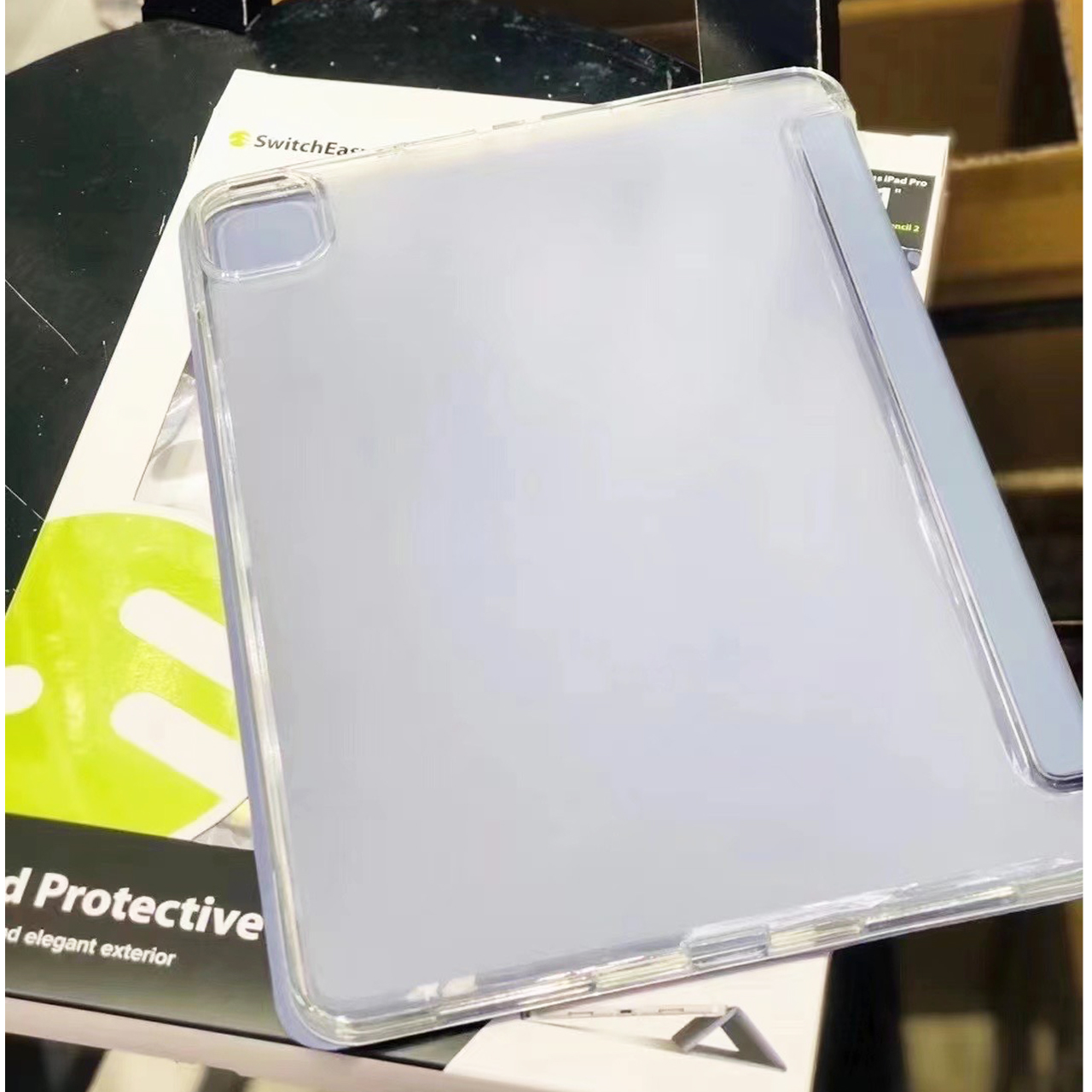 کیف آیپد iPad سیلیکونی سوئیچ ایزی SwitchEasy پشت شفاف